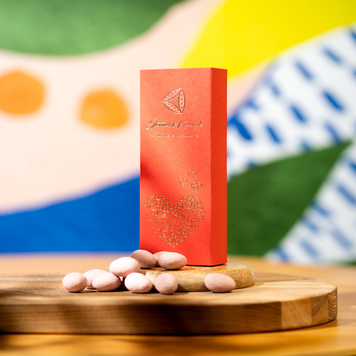Almonds in chocolate with cherry flavor, sakura box 130g